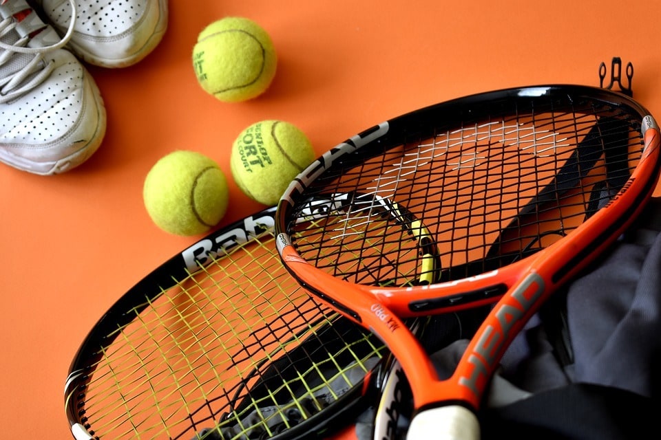 Tout savoir sur le tennis : règle du jeu, matériel, technique, joueurs connus, tournois célèbres